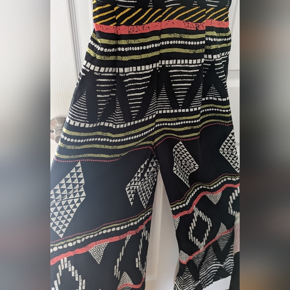 3/$30 Elevenses Patterned Romper - Picture 2 of 6